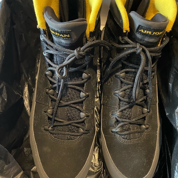 Air Jordan 9 Retro - Picture 3 of 6